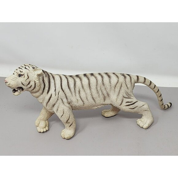 Vintage Wild Animal Figurines 9 Collectible Toys Plastic Safari Zoo Models‎ - Picture 2 of 12
